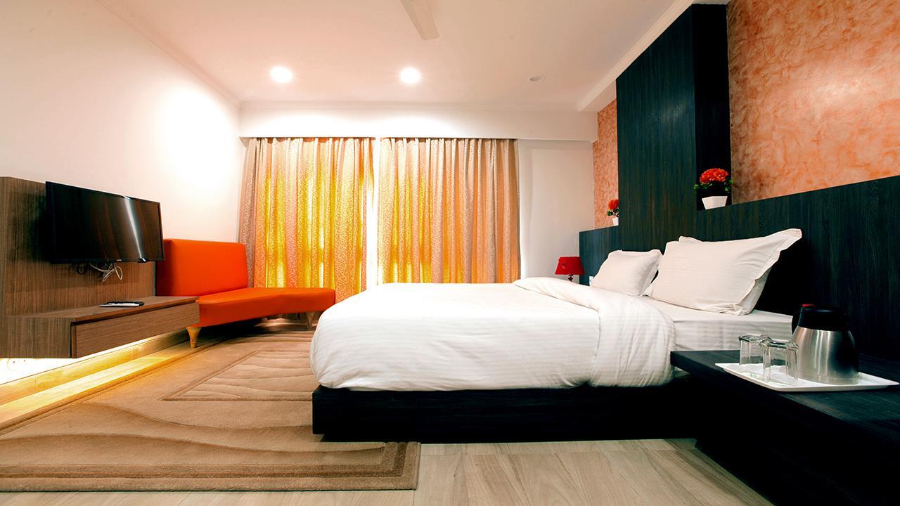 Santosh Dham Hotel 3*